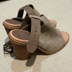 Women's Marc Fisher Tan Block Heel Sandals